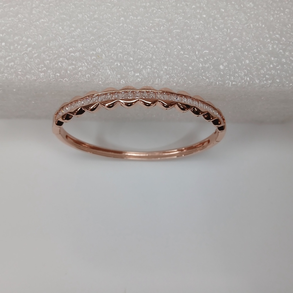 Zirconia Bangle Bracelete - Picture 5 of 5